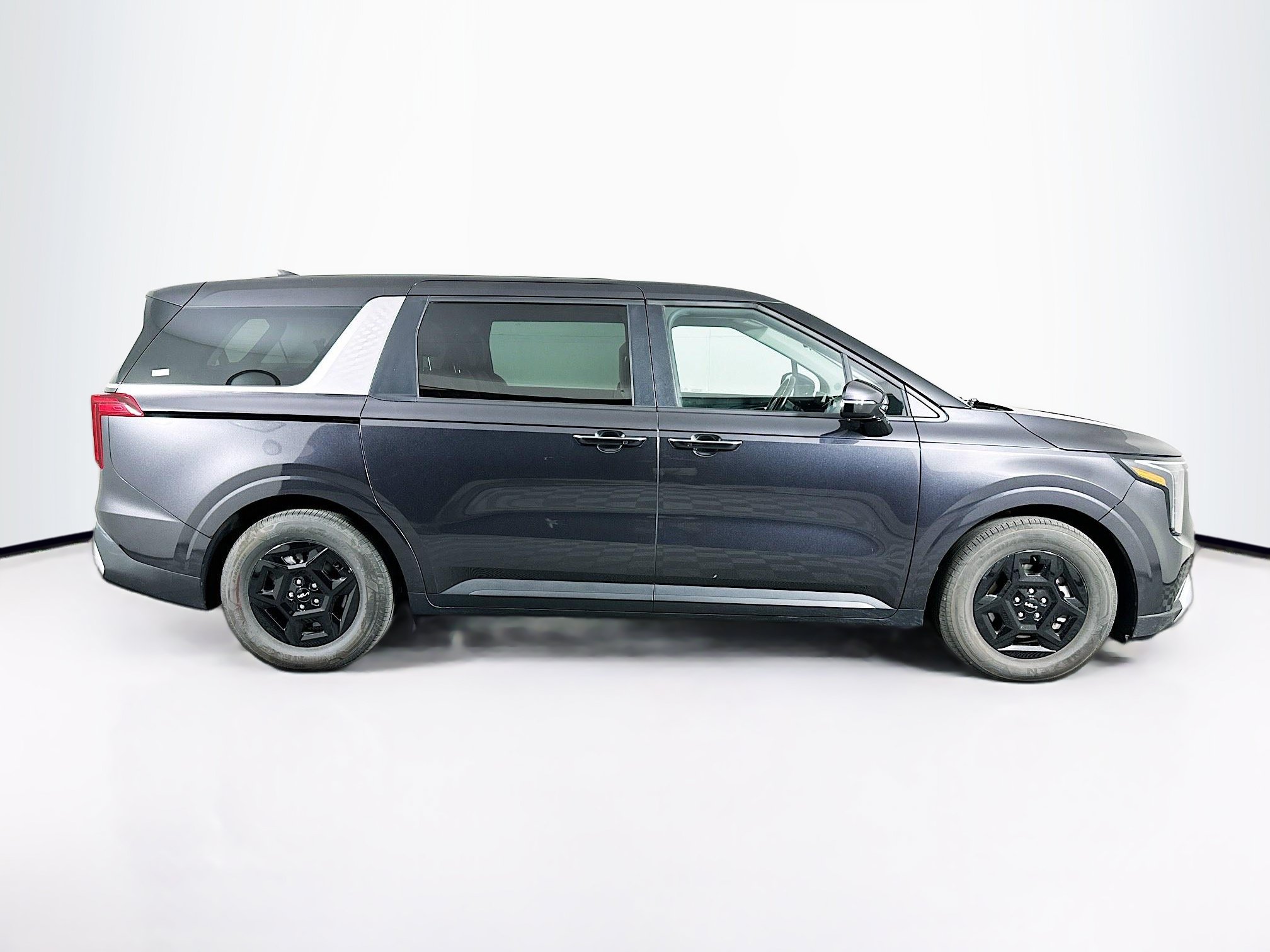 Used 2026 Kia Carnival FWD image 10