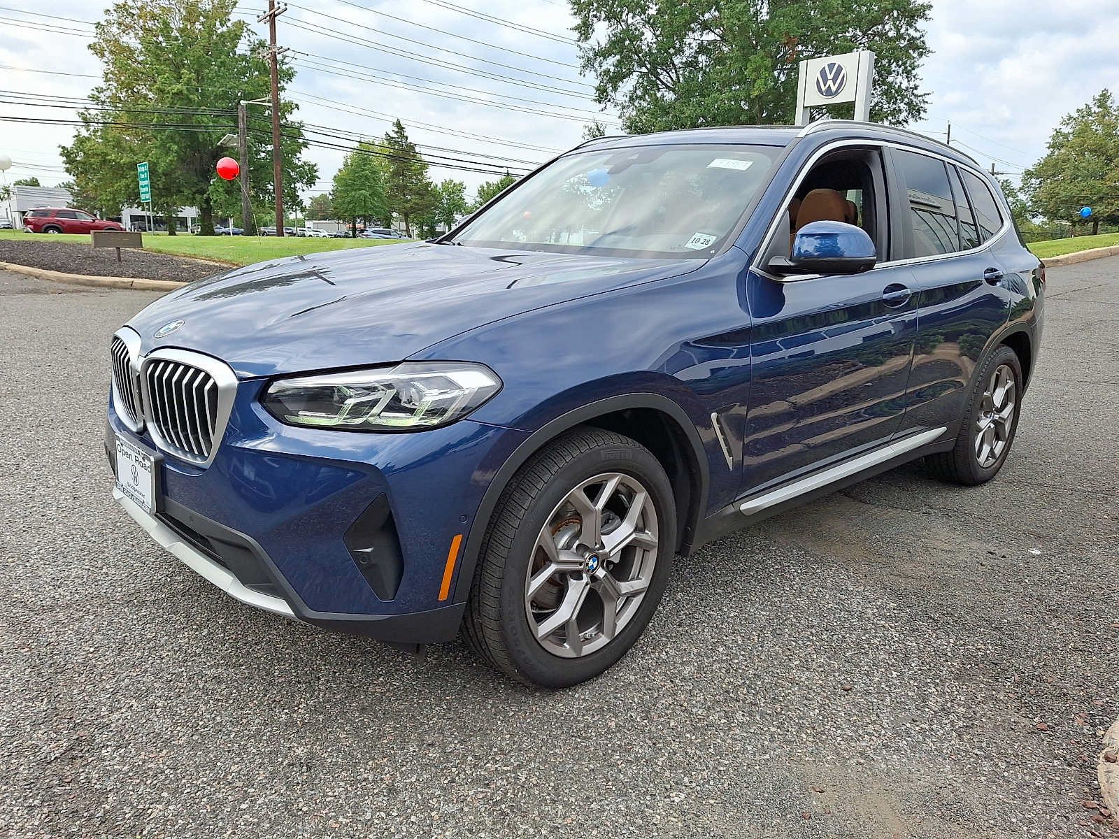 Used 2023 BMW X3 xDrive30i w/ Premium Package w/ZPA AWD/4WD image 3