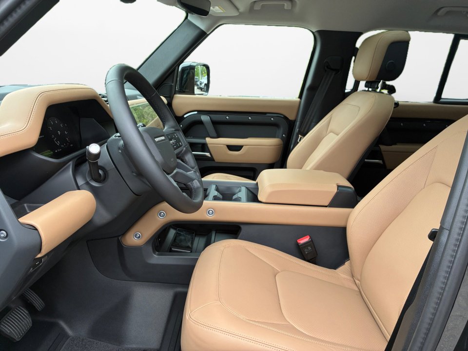 New 2026 Land Rover Defender 130 S AWD/4WD image 9