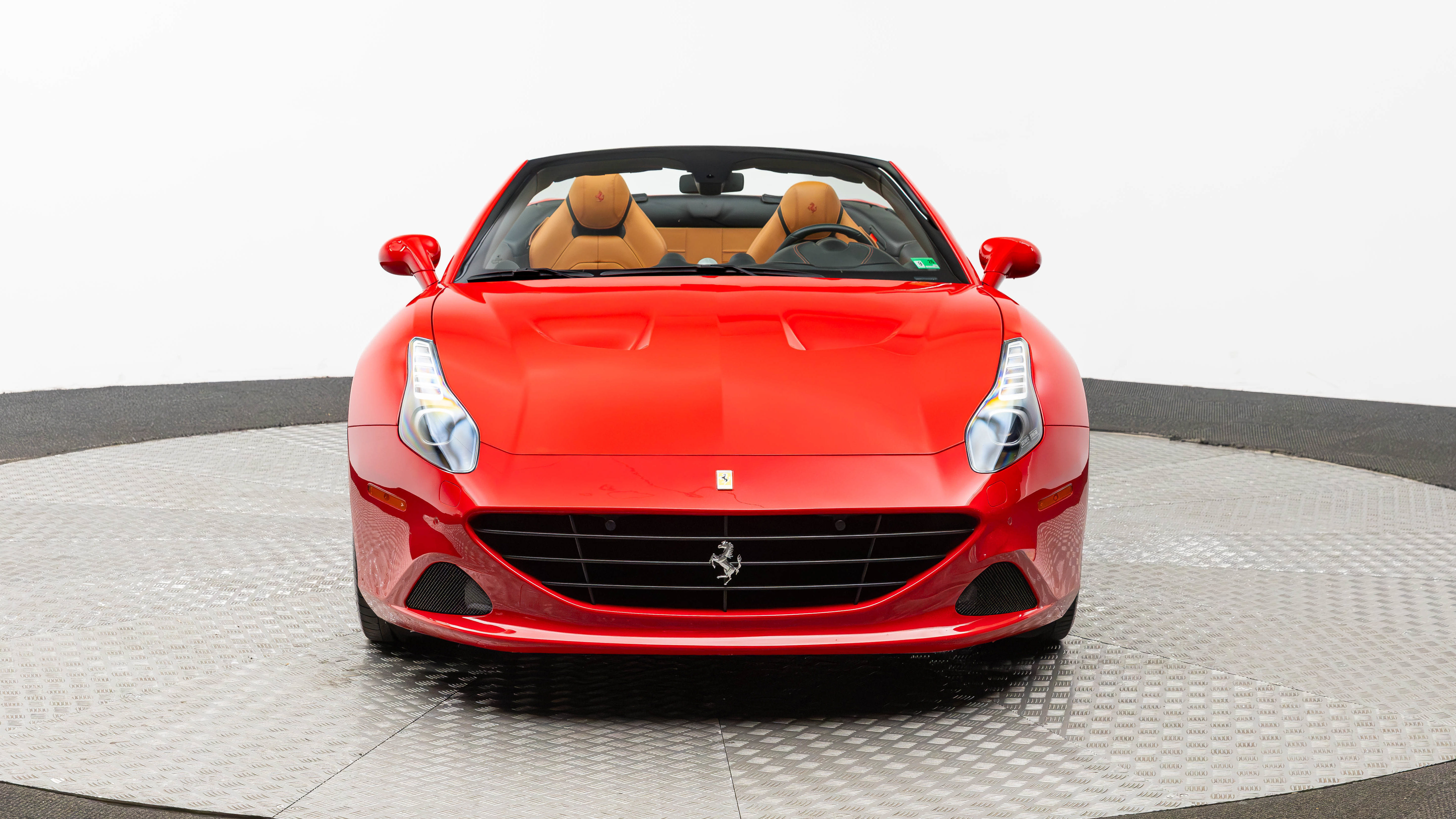 Certified 2016 Ferrari California T RWD image 10