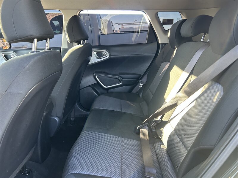 Used 2023 Kia Soul LX FWD image 21