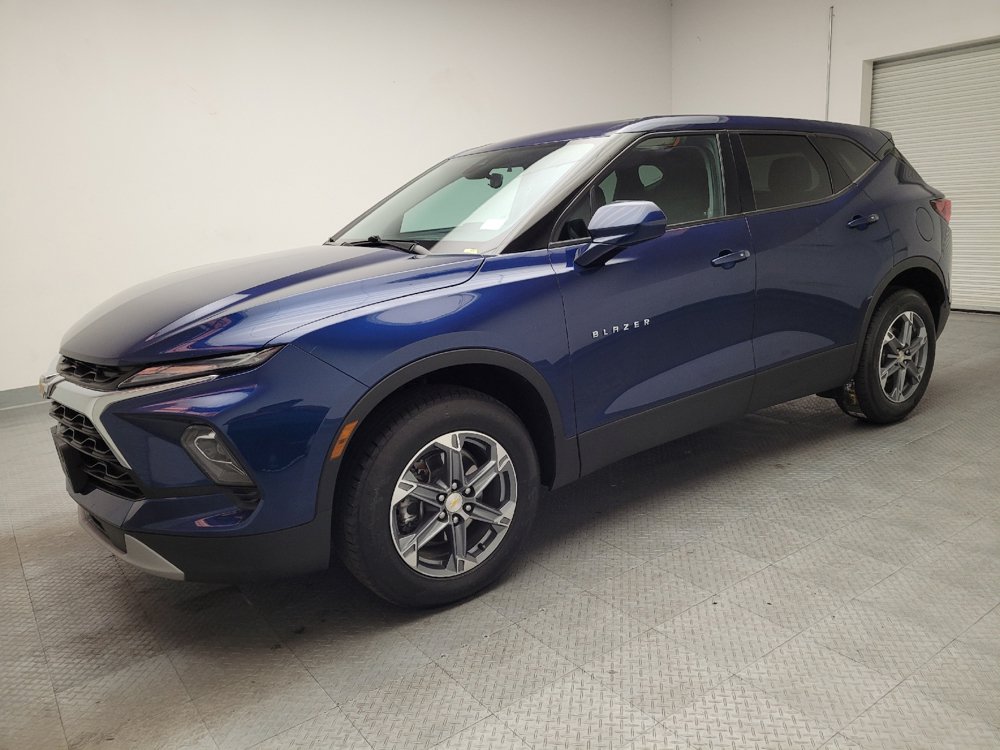 Used 2023 Chevrolet Blazer LT FWD image 2