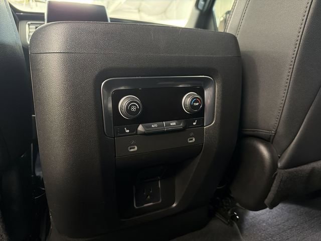 Used 2023 Chevrolet Suburban RST w/ Luxury Package image 21