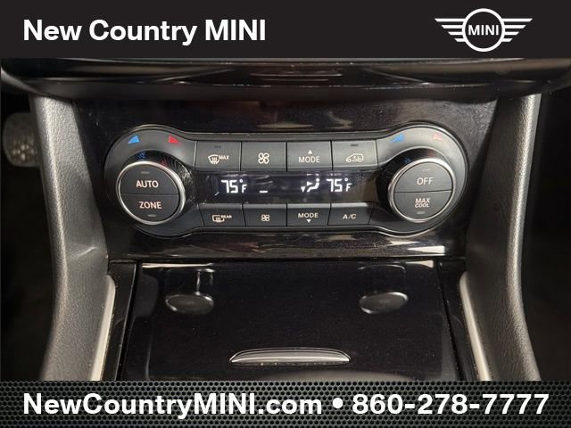 Used 2018 INFINITI QX30 Premium w/ Navigation Package image 25