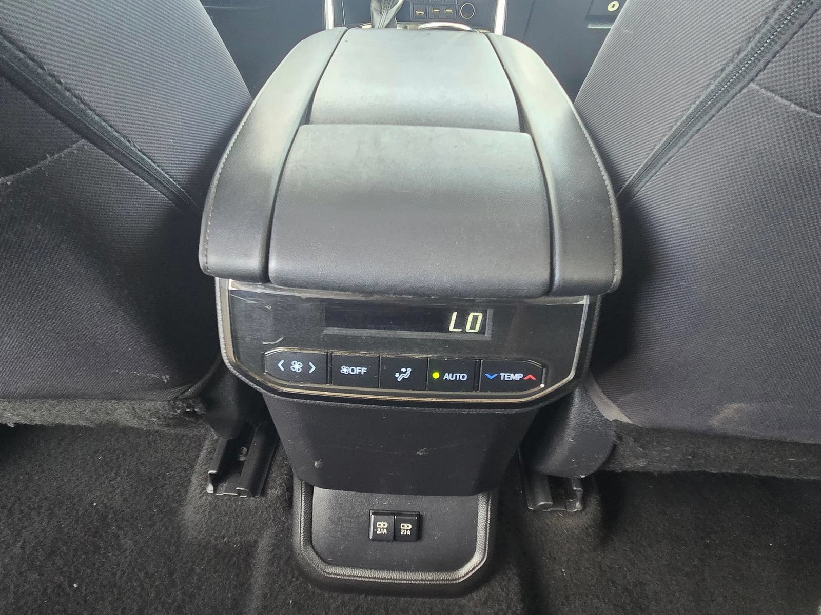 Used 2021 Toyota Highlander LE FWD image 7