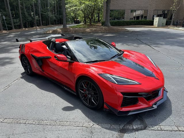Used 2024 Chevrolet Corvette Z06 w/ Z07 Performance Package RWD image 11