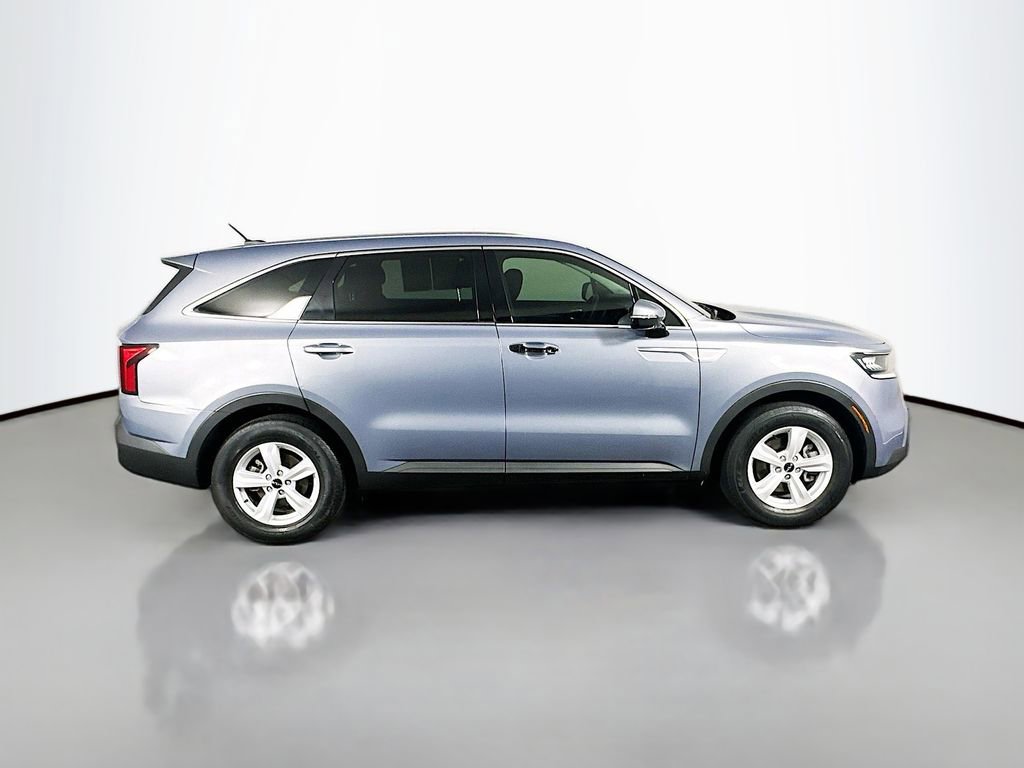 Used 2022 Kia Sorento LX image 8