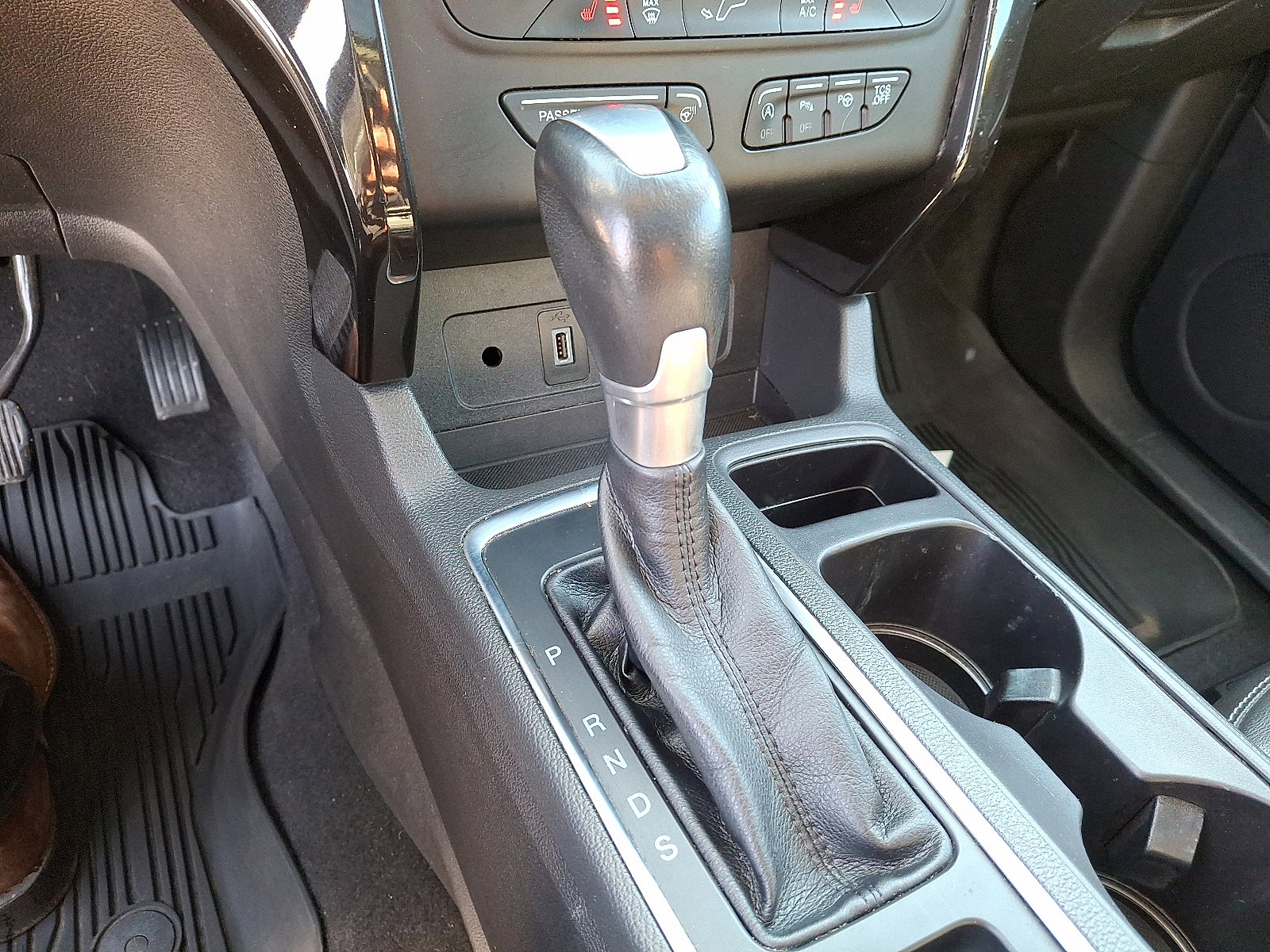 Used 2017 Ford Escape Titanium w/ Equipment Group 301A image 13