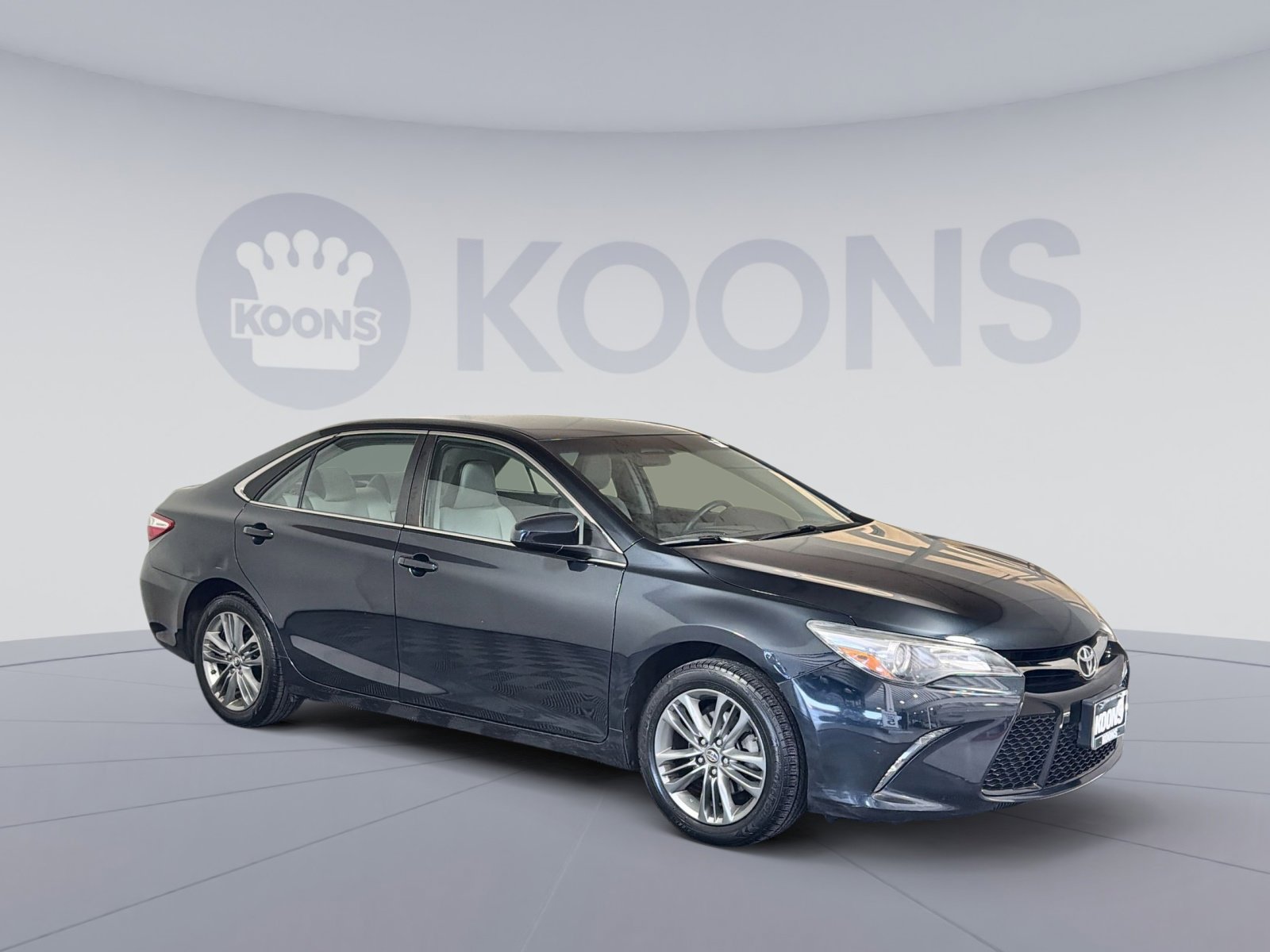 Used 2017 Toyota Camry SE image 10