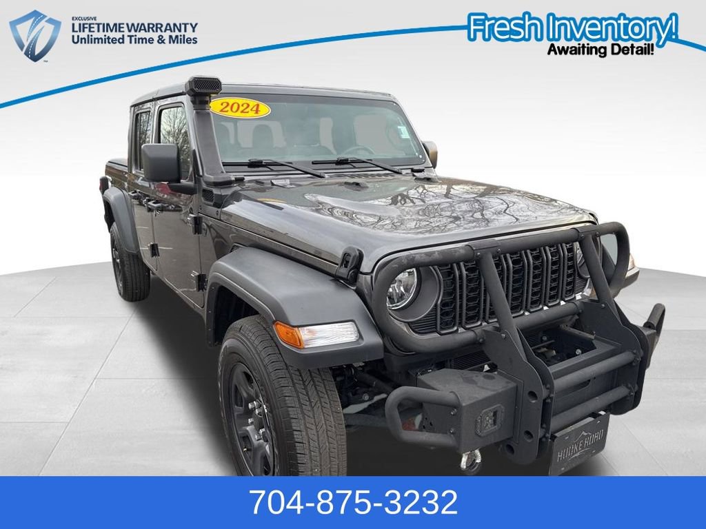 Used 2024 Jeep Gladiator Sport image 1