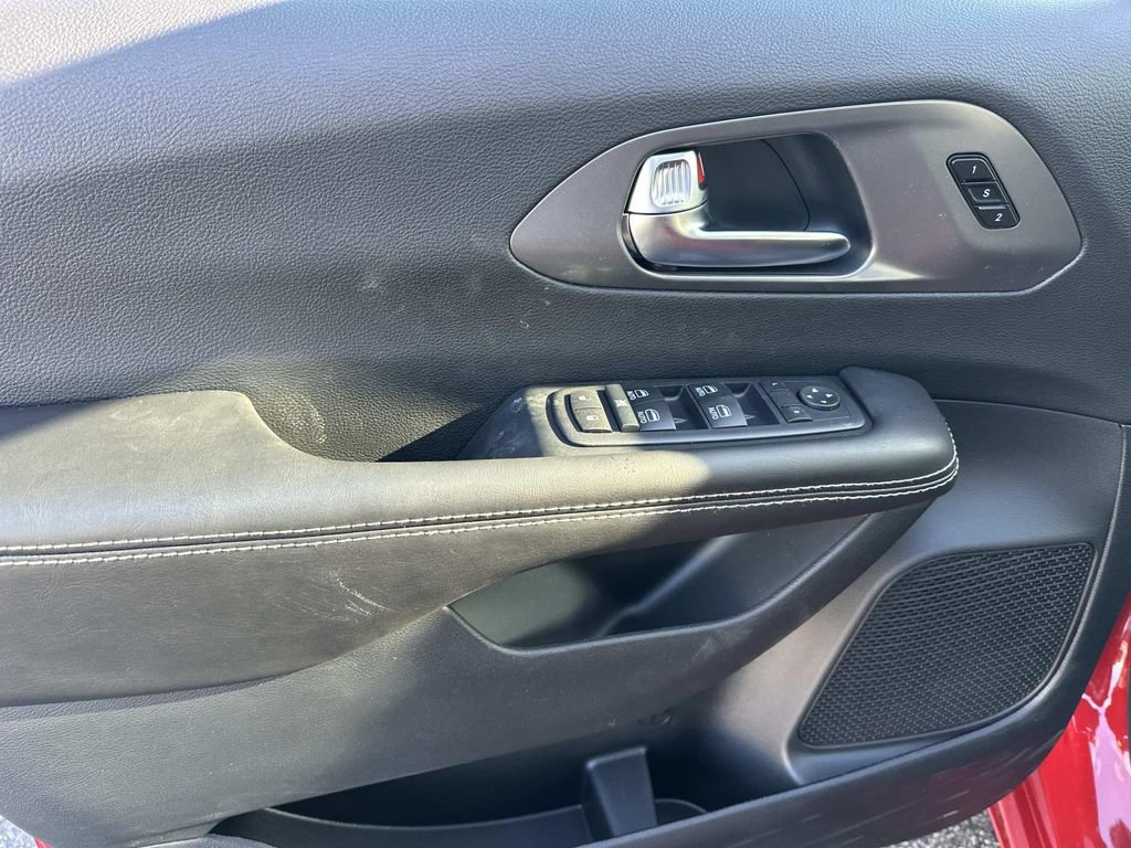 New 2026 Chrysler Pacifica Select w/ S Appearance Package FWD image 13