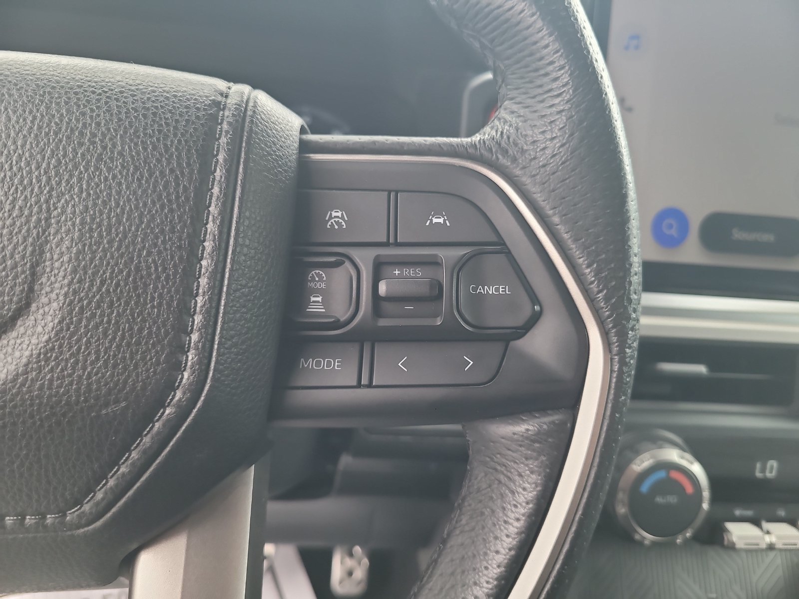 Used 2025 Toyota Tacoma TRD Sport AWD/4WD image 15