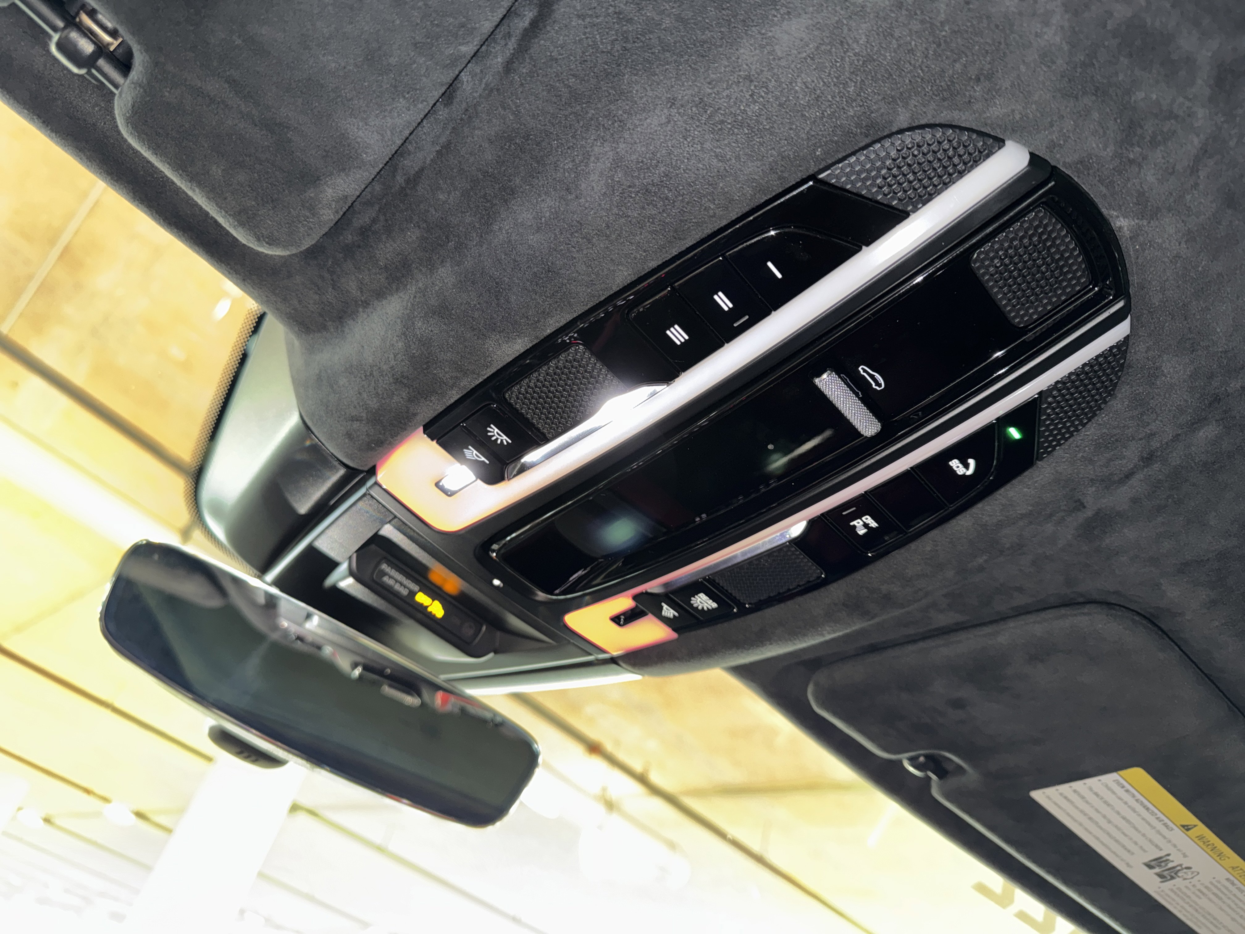 Used 2022 Porsche Cayenne Turbo image 31