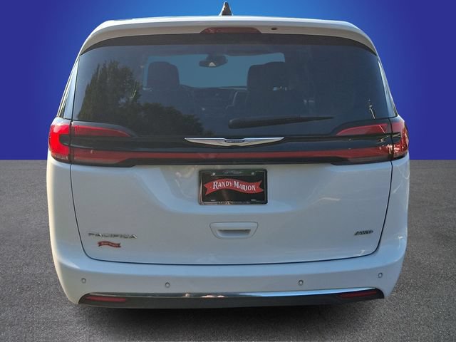 Used 2023 Chrysler Pacifica Touring-L AWD/4WD image 5