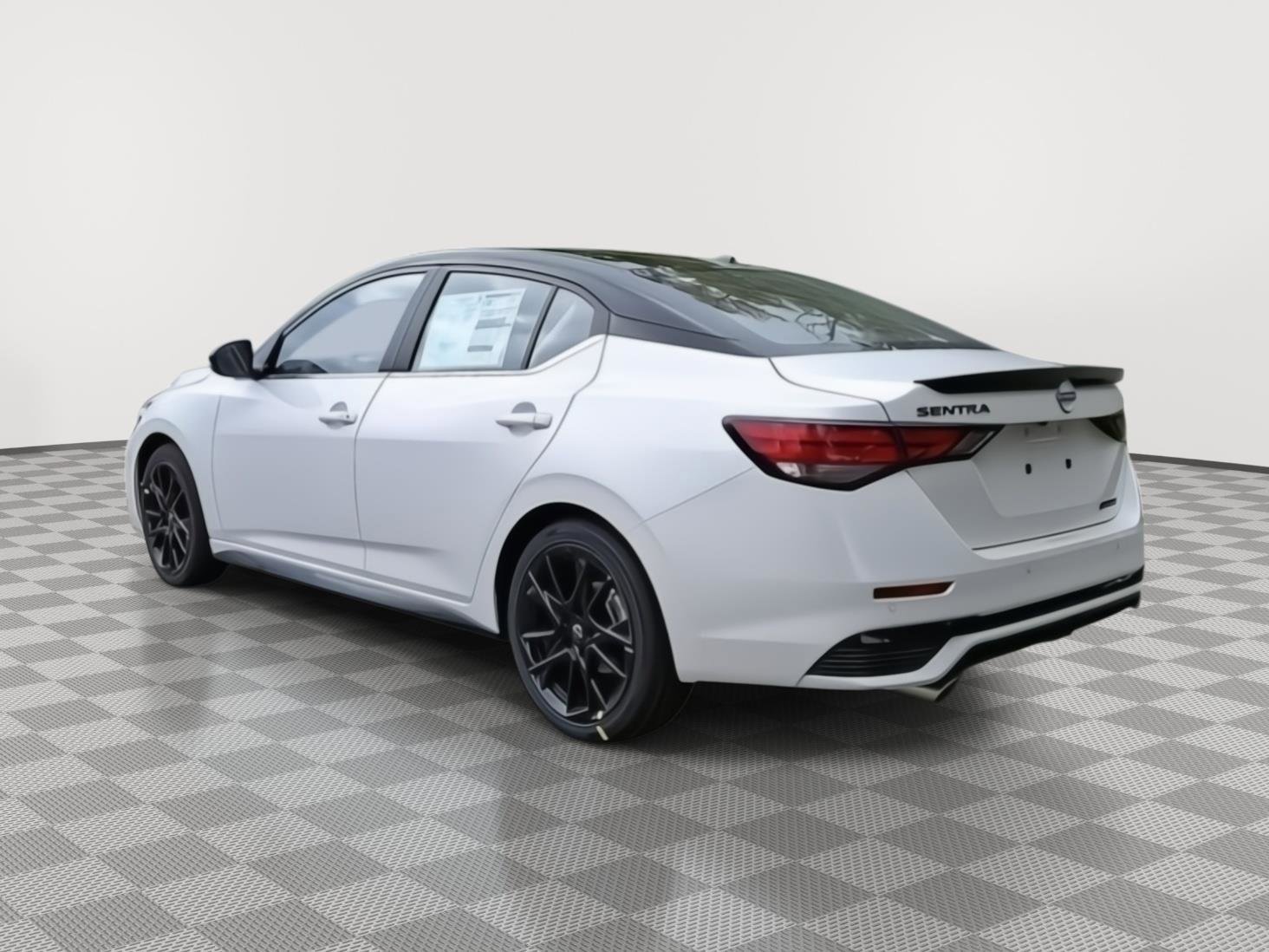 New 2025 Nissan Sentra SR w/ Midnight Edition FWD image 4