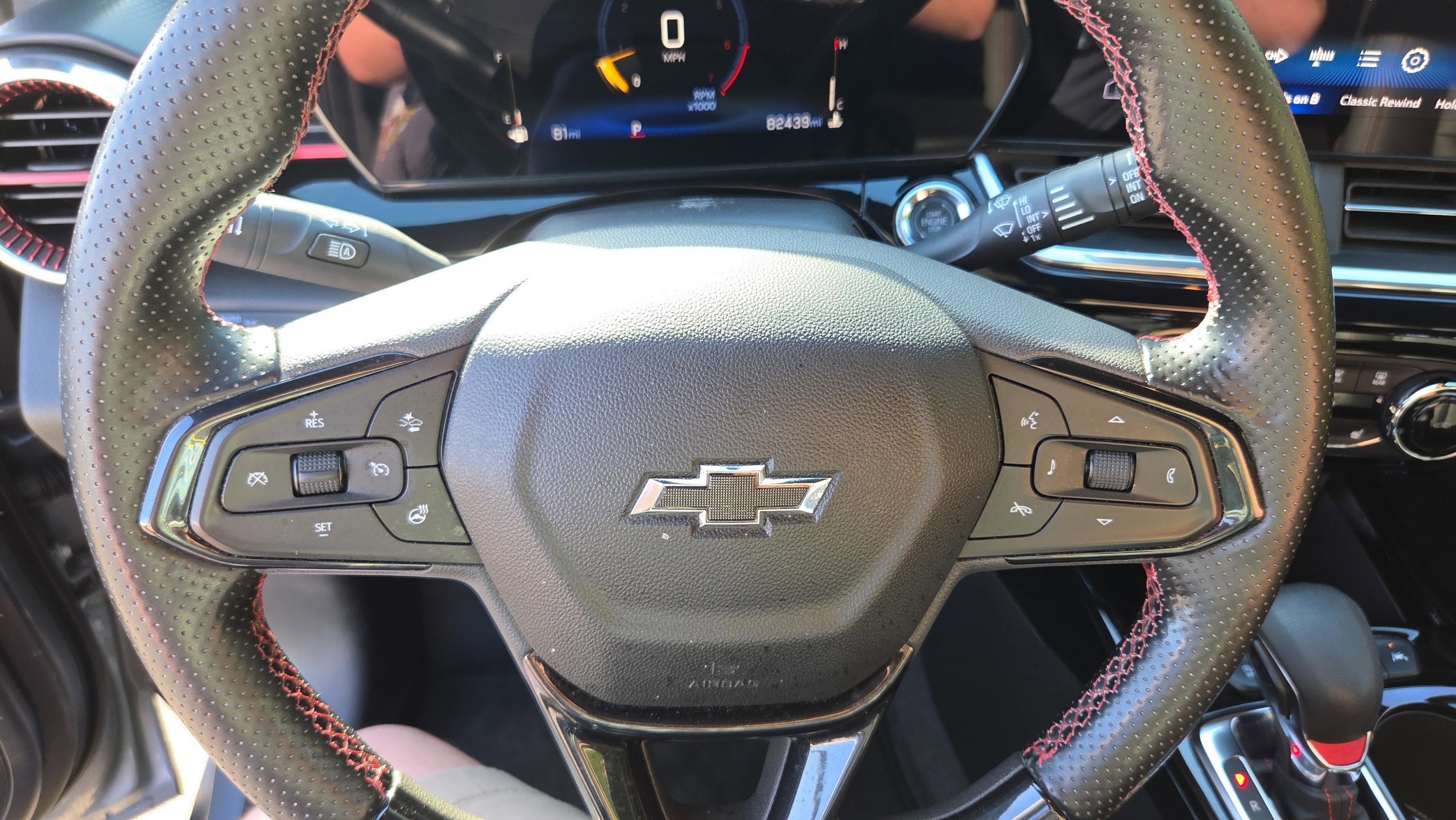 Used 2025 Chevrolet Trax RS FWD image 28