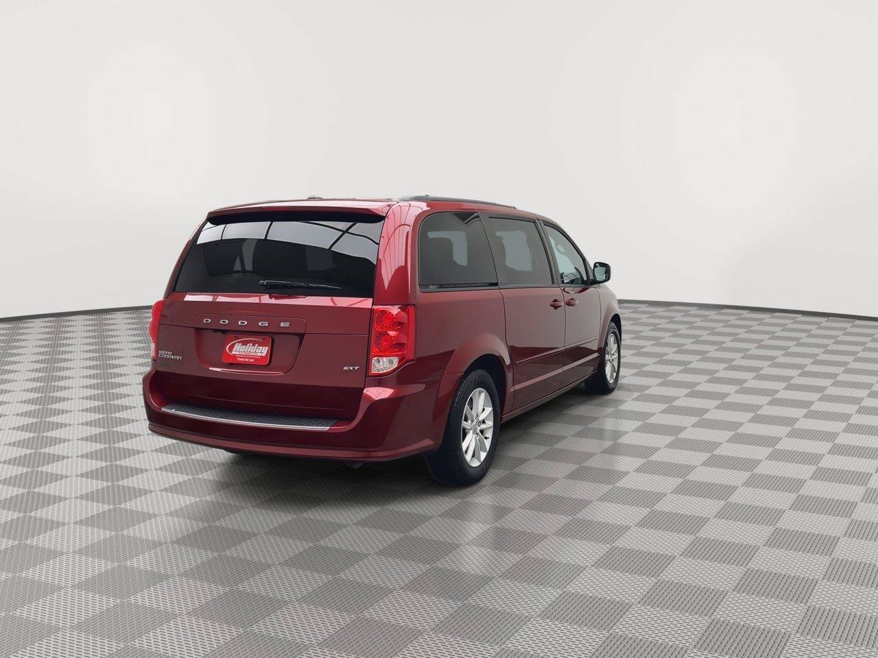 Used 2016 Dodge Grand Caravan SXT w/ UConnect Hands-Free Group FWD image 32