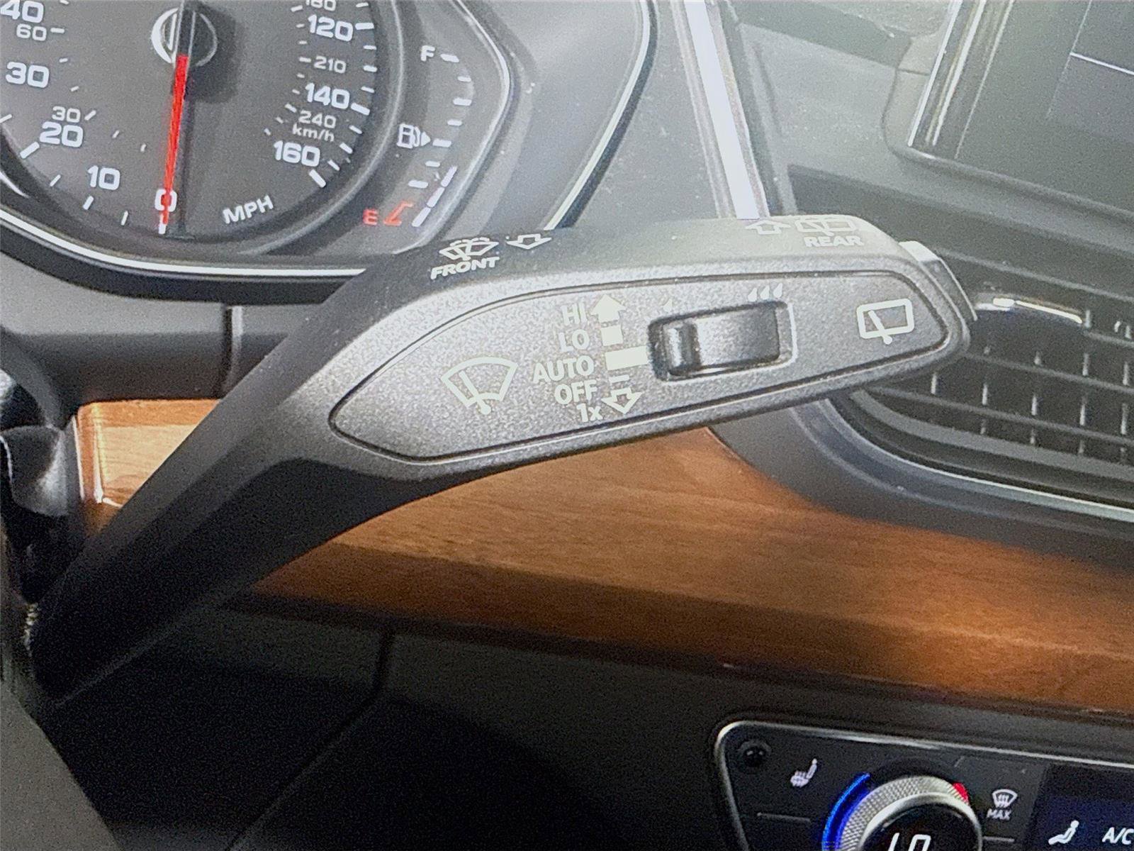 Used 2021 Audi Q5 Premium w/ Convenience Package image 6