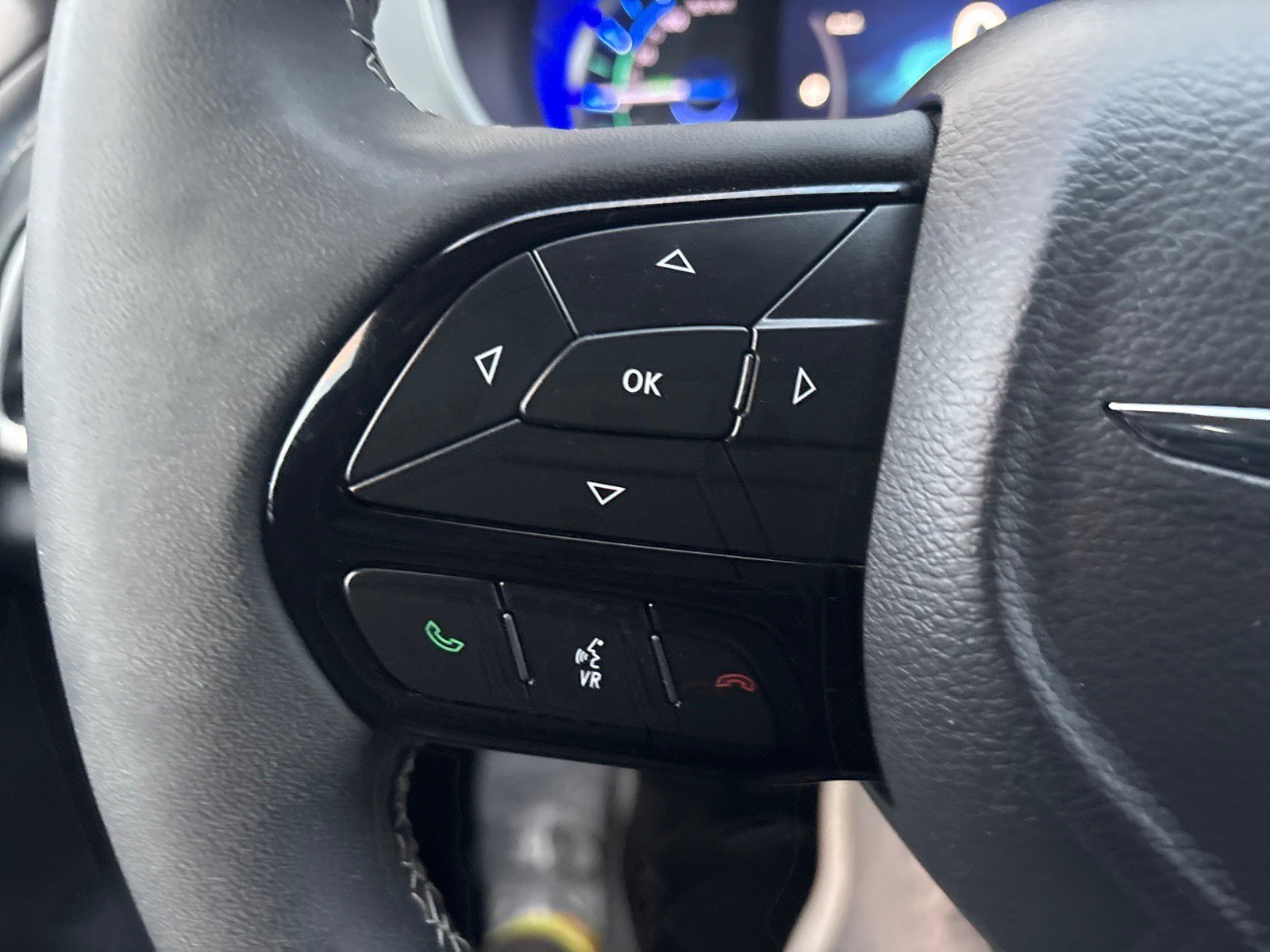 Used 2024 Chrysler Pacifica Select FWD image 14