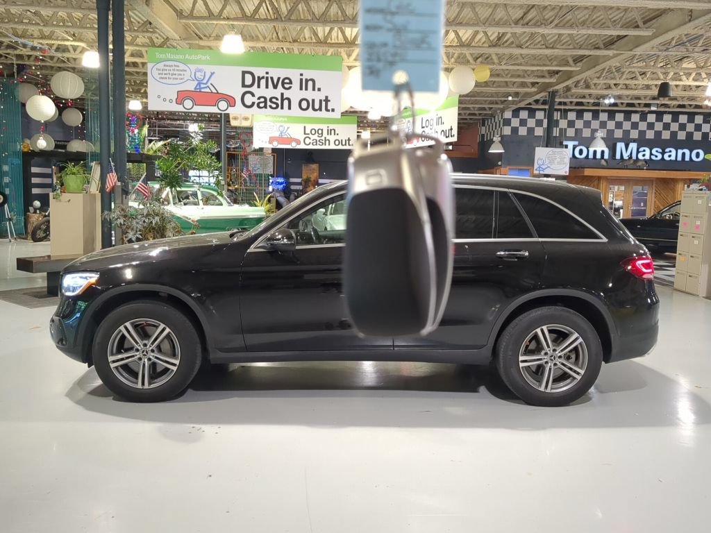 Used 2021 Mercedes-Benz GLC 300 4MATIC image 4