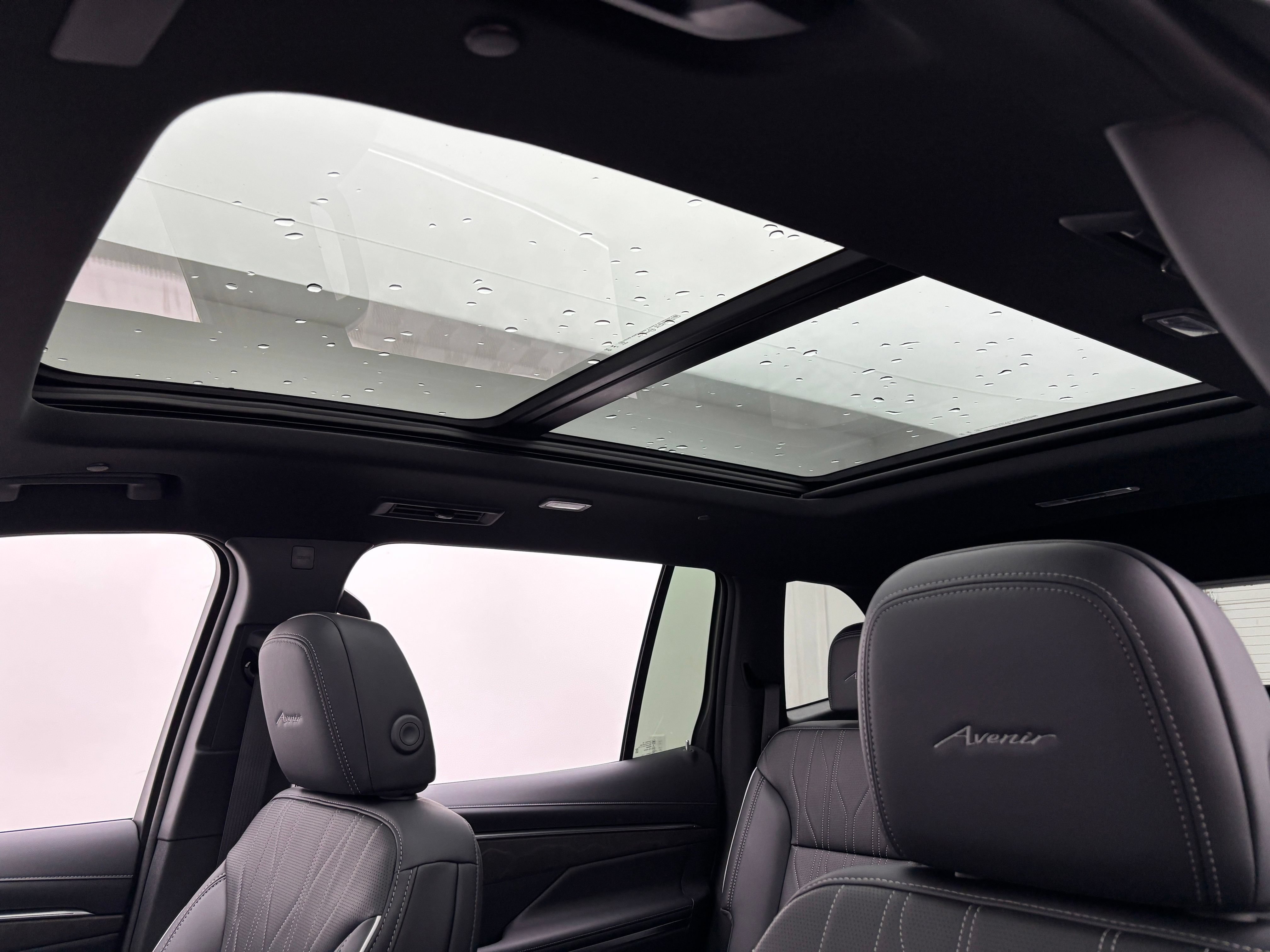 New 2027 Buick Enclave Avenir w/ LPO, Floor Liner Package AWD/4WD image 5