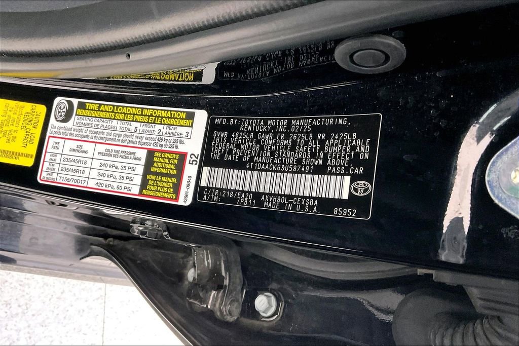Used 2025 Toyota Camry SE image 44