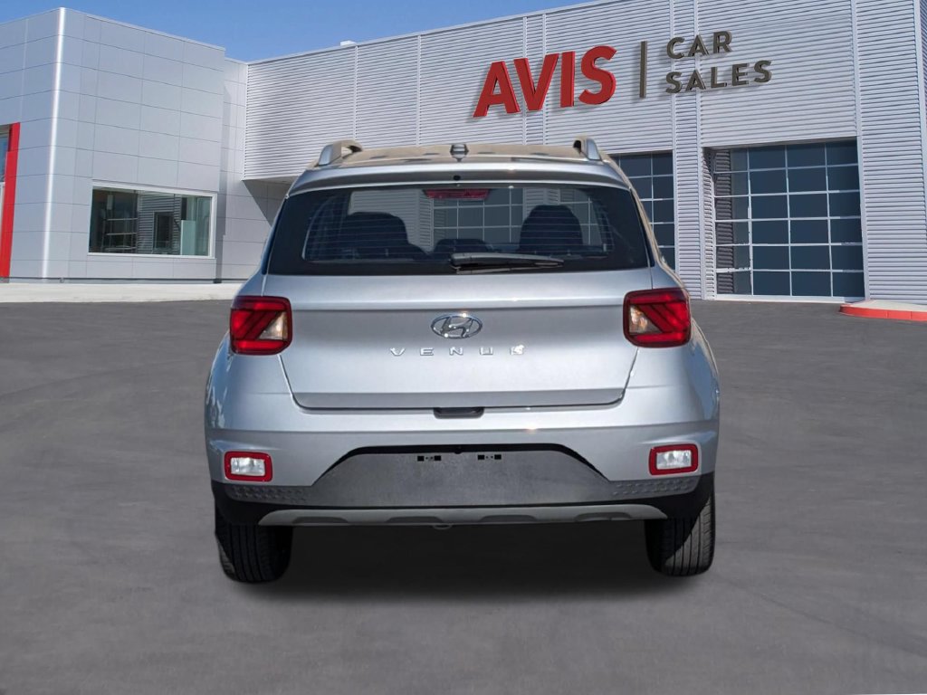 Used 2025 Hyundai Venue SEL FWD image 6