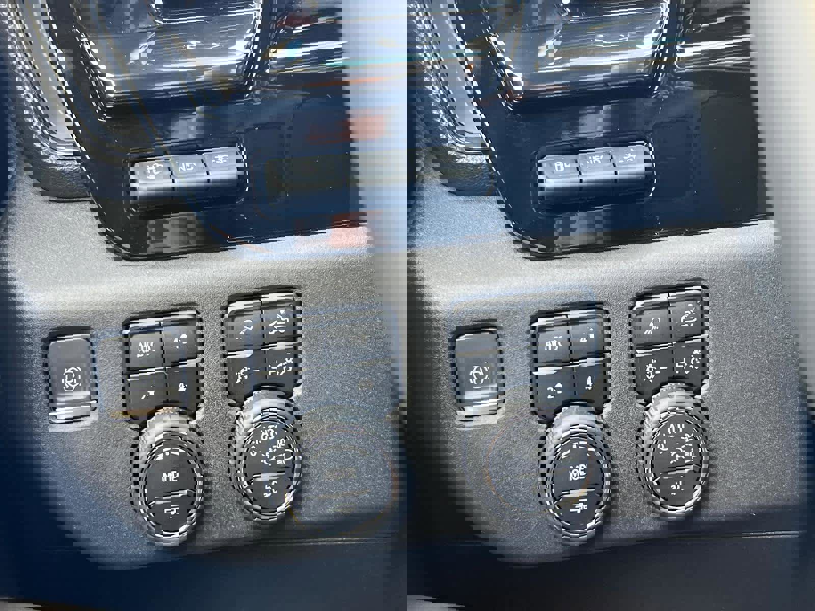 Certified 2024 Chevrolet Silverado 2500 ZR2 w/ Technology Package image 21