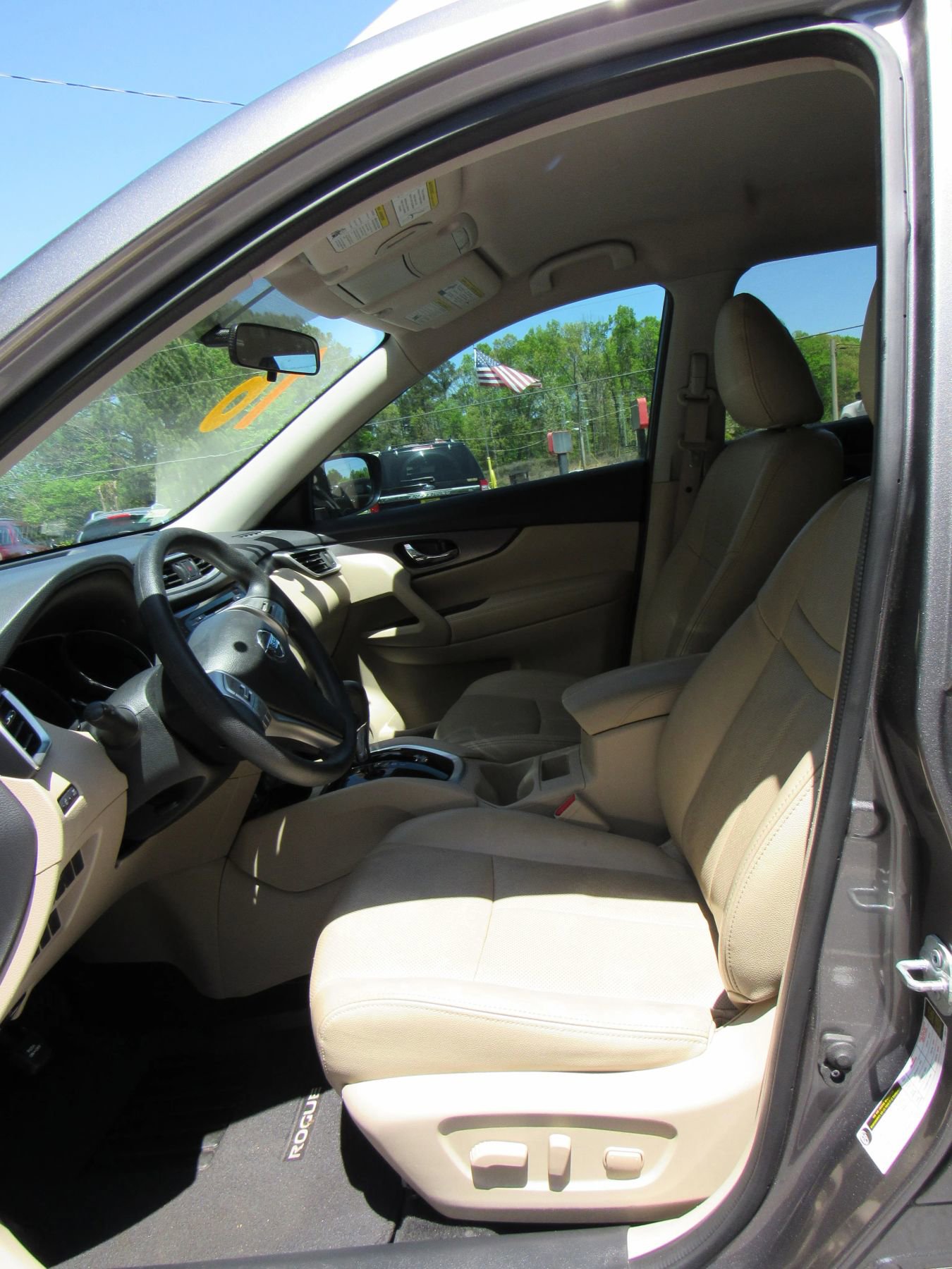 Used 2016 Nissan Rogue SV image 11