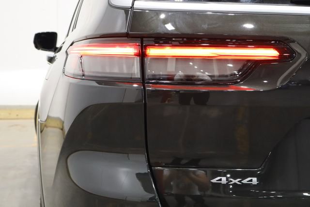 Used 2023 Jeep Grand Cherokee L Summit w/ Advanced Protech Group IV image 57