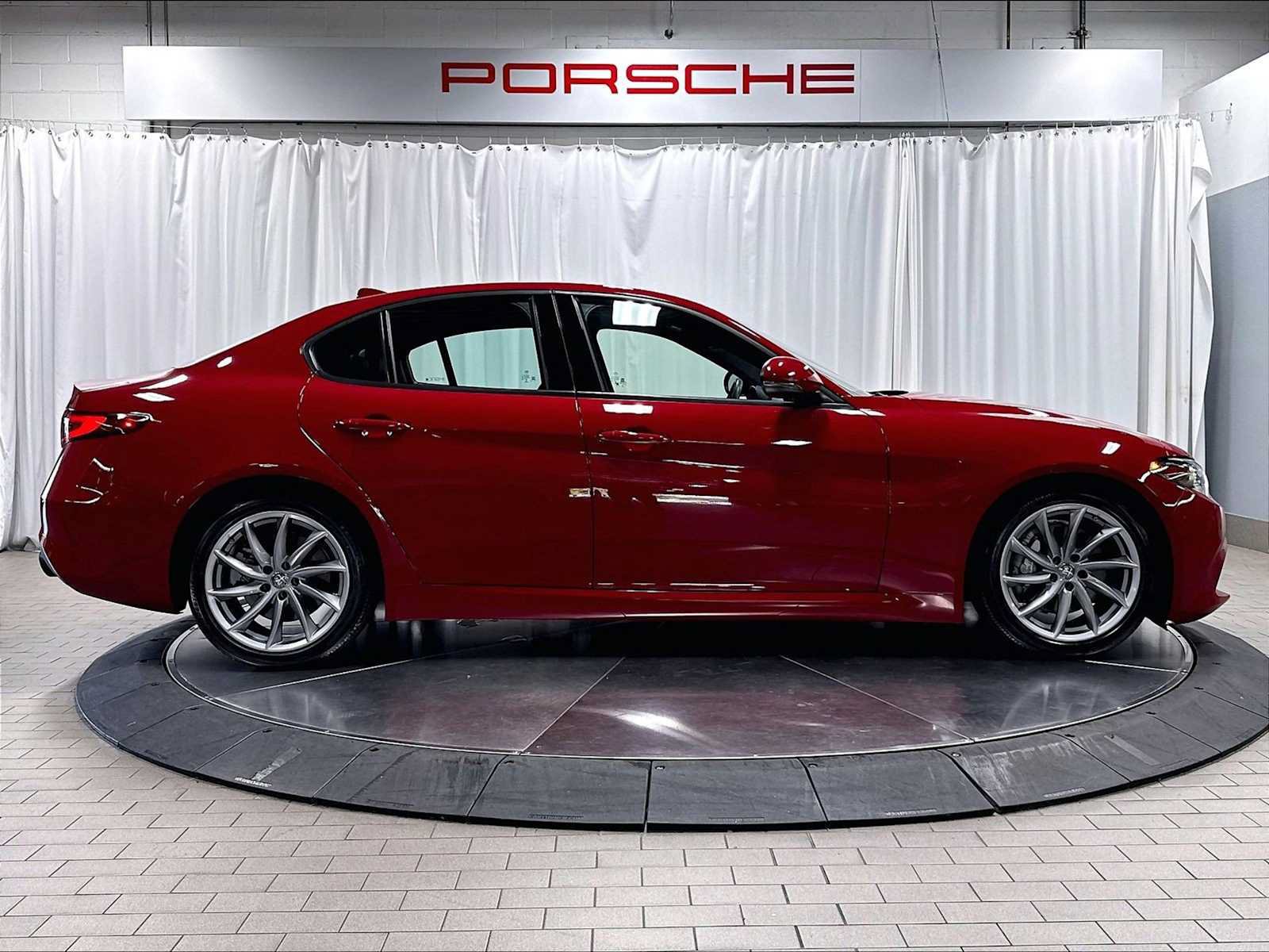 Used 2022 Alfa Romeo Giulia Sprint RWD image 10