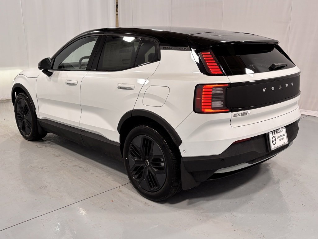 New 2026 Volvo EX30 Cross Country Ultra image 8