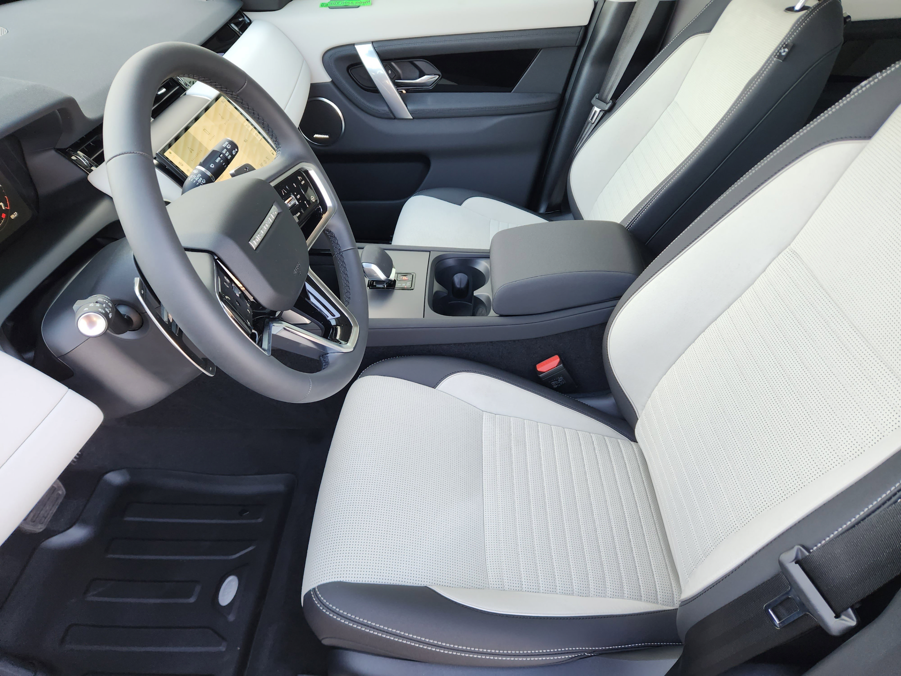 New 2025 Land Rover Discovery Sport S AWD/4WD image 8