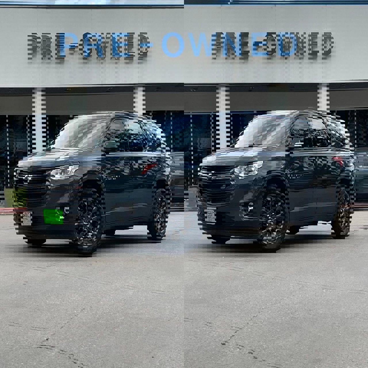 Used 2020 Chevrolet Traverse RS image 2