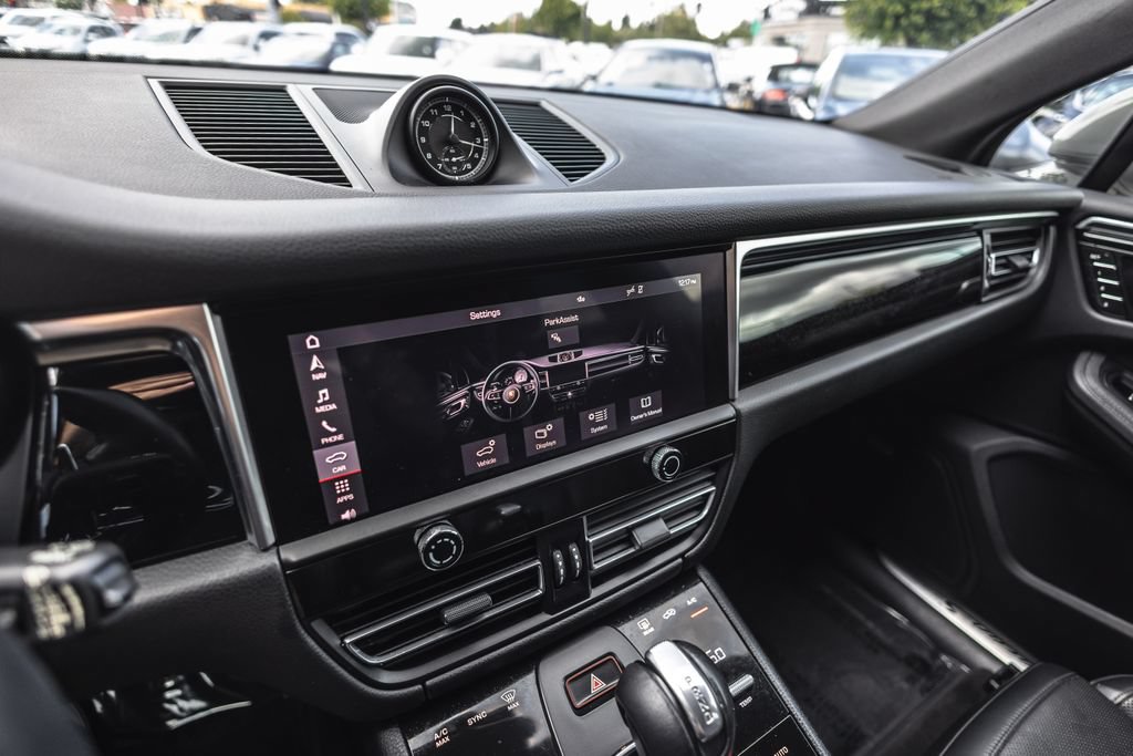 Used 2022 Porsche Macan S AWD/4WD image 18