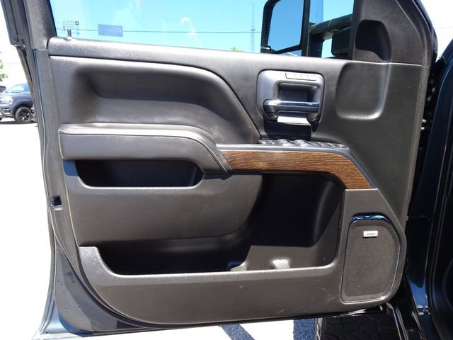 Used 2019 GMC Sierra 2500 Denali w/ Duramax Plus Package AWD/4WD image 12