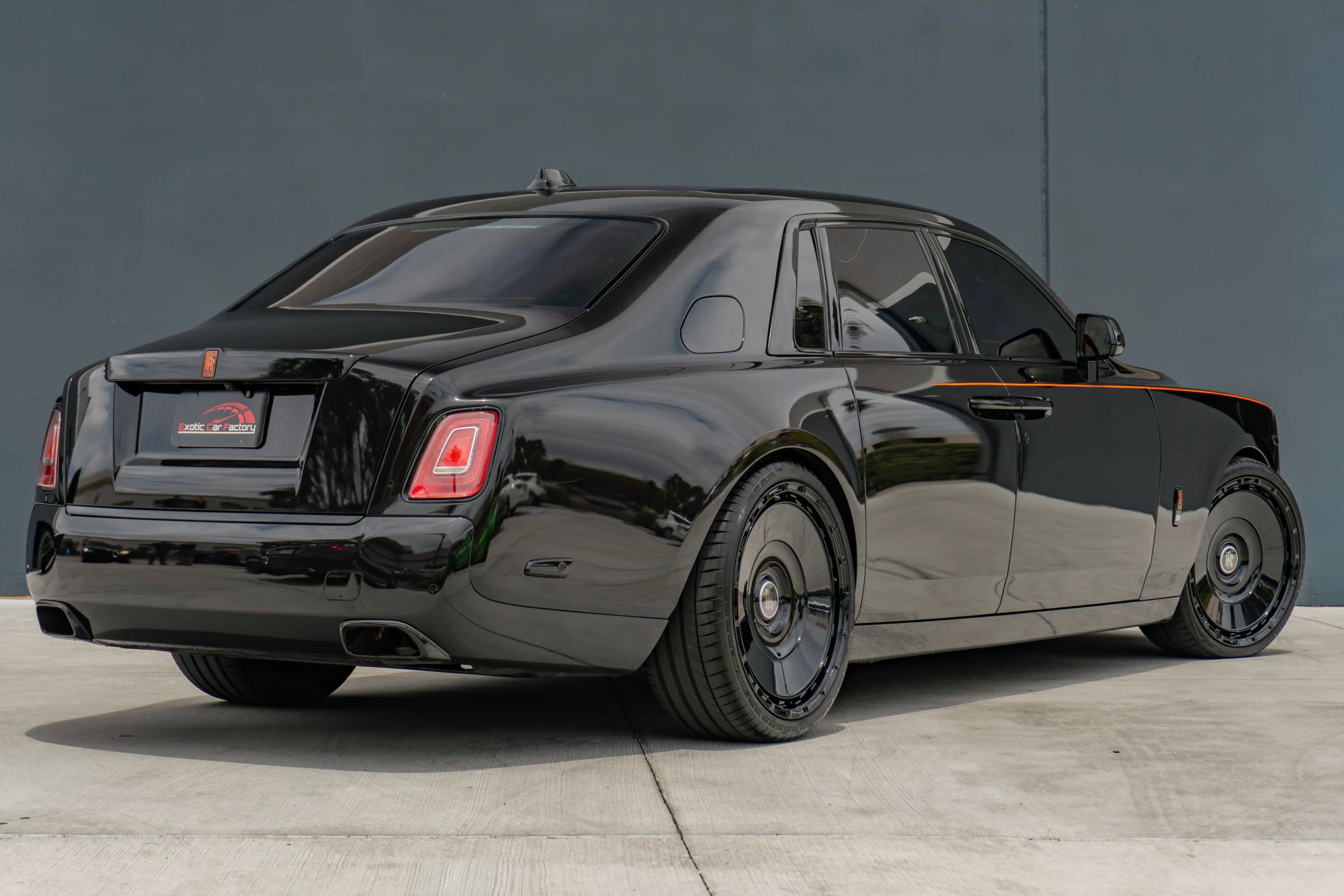 Used 2018 Rolls-Royce Phantom Sedan RWD image 7