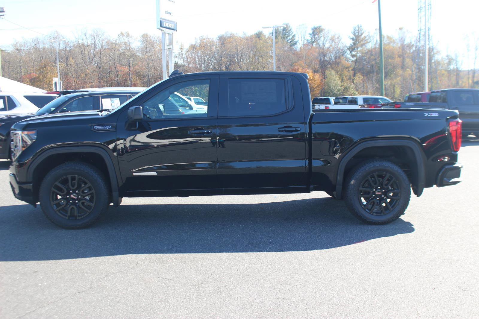 New 2026 GMC Sierra 1500 Elevation image 4