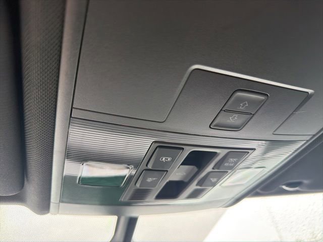 Used 2022 Volkswagen Atlas Cross Sport SE w/ Panoramic Sunroof Package FWD image 24