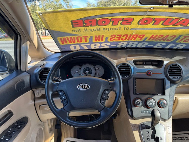 Used 2007 Kia Rondo EX w/ Premium Pkg image 11