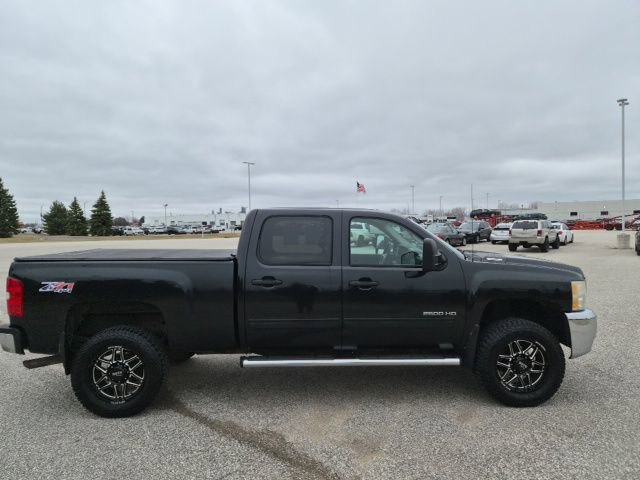 Used 2010 Chevrolet Silverado 2500 LT w/ Interior Plus Package AWD/4WD image 4