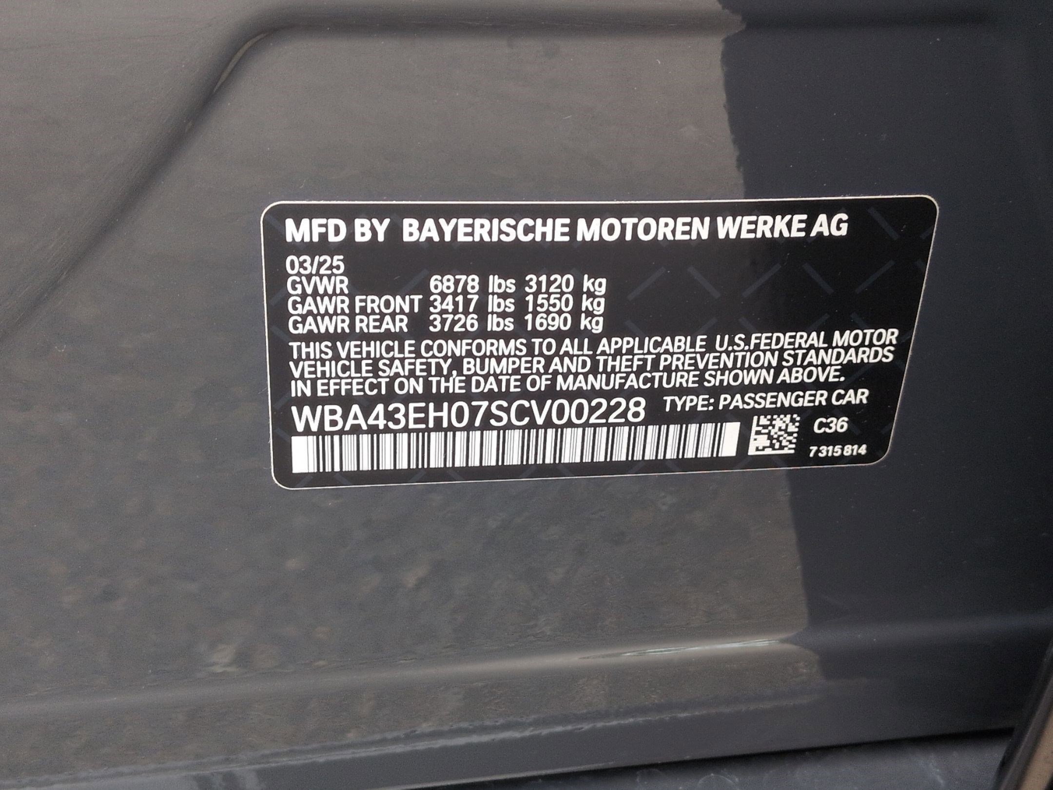 Used 2025 BMW 750e xDrive AWD/4WD image 35