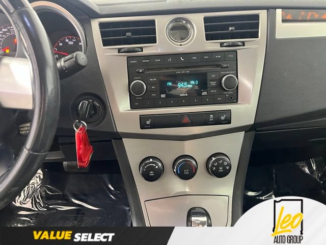 Used 2010 Chrysler Sebring Touring w/ Hands-Free Convenience Group FWD image 17