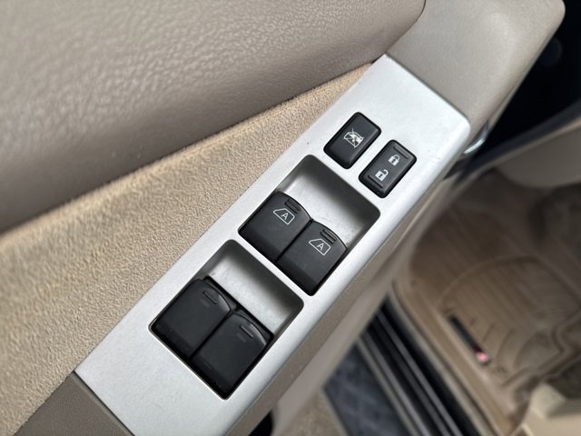 Used 2011 Nissan Pathfinder SV image 10