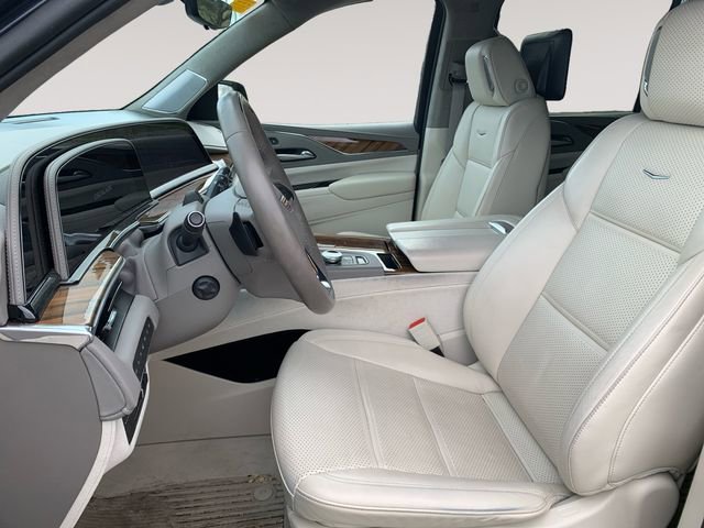 Used 2024 Cadillac Escalade ESV Sport Platinum w/ LPO, ONYX Package image 9
