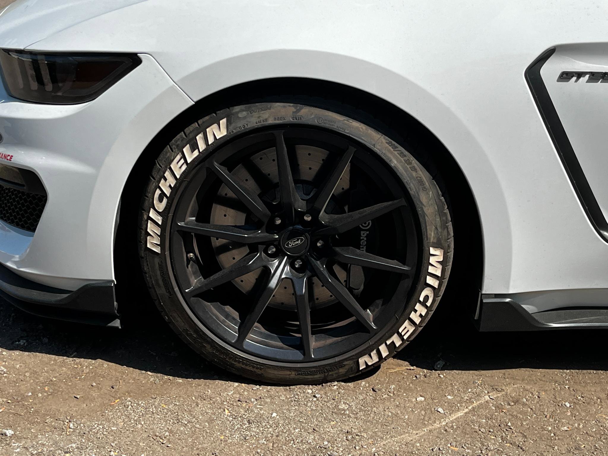 Used 2016 Ford Mustang Shelby GT350 w/ Technology Package image 5