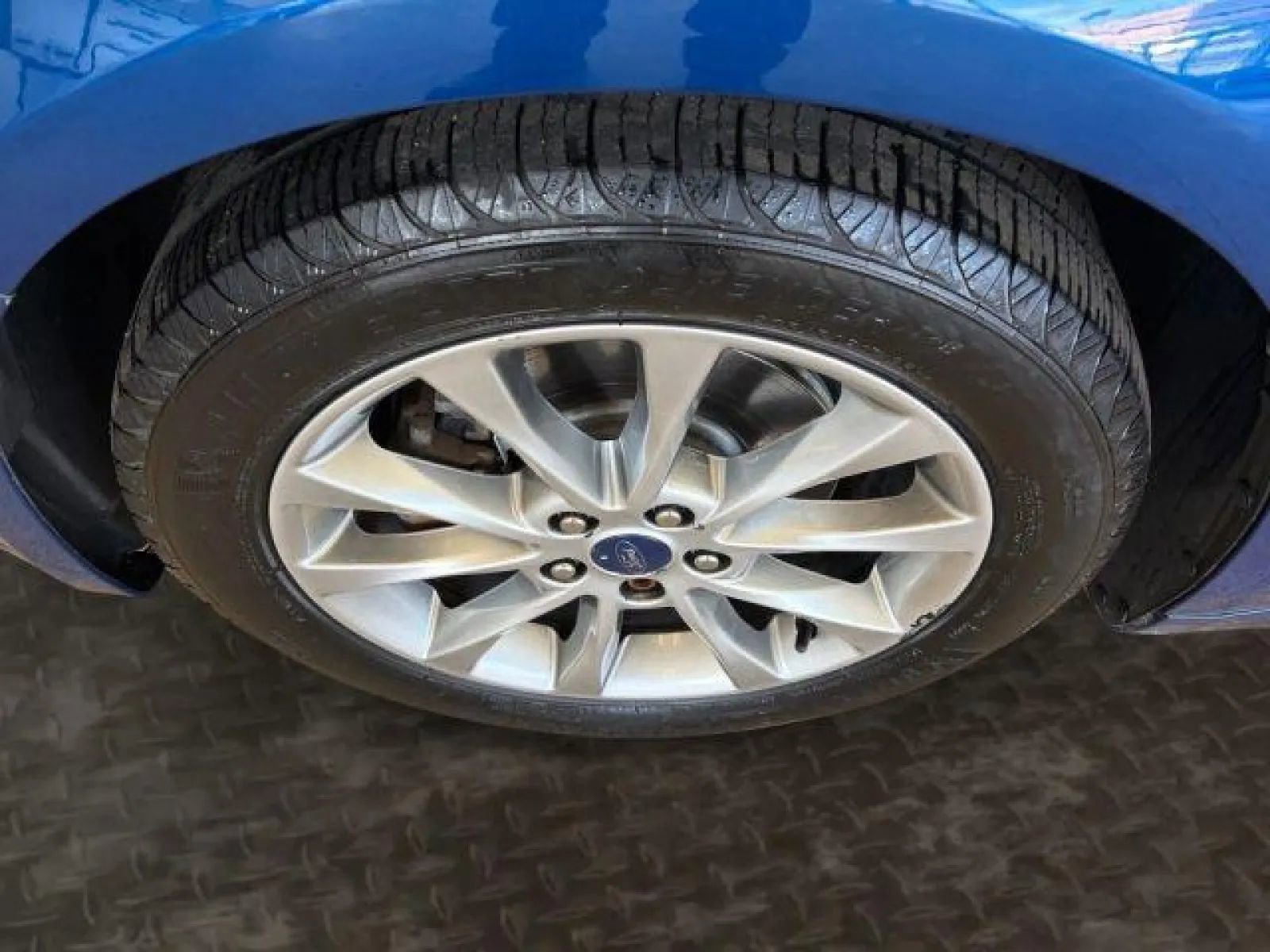 Used 2017 Ford Fusion SE w/ Fusion SE Technology Package image 28