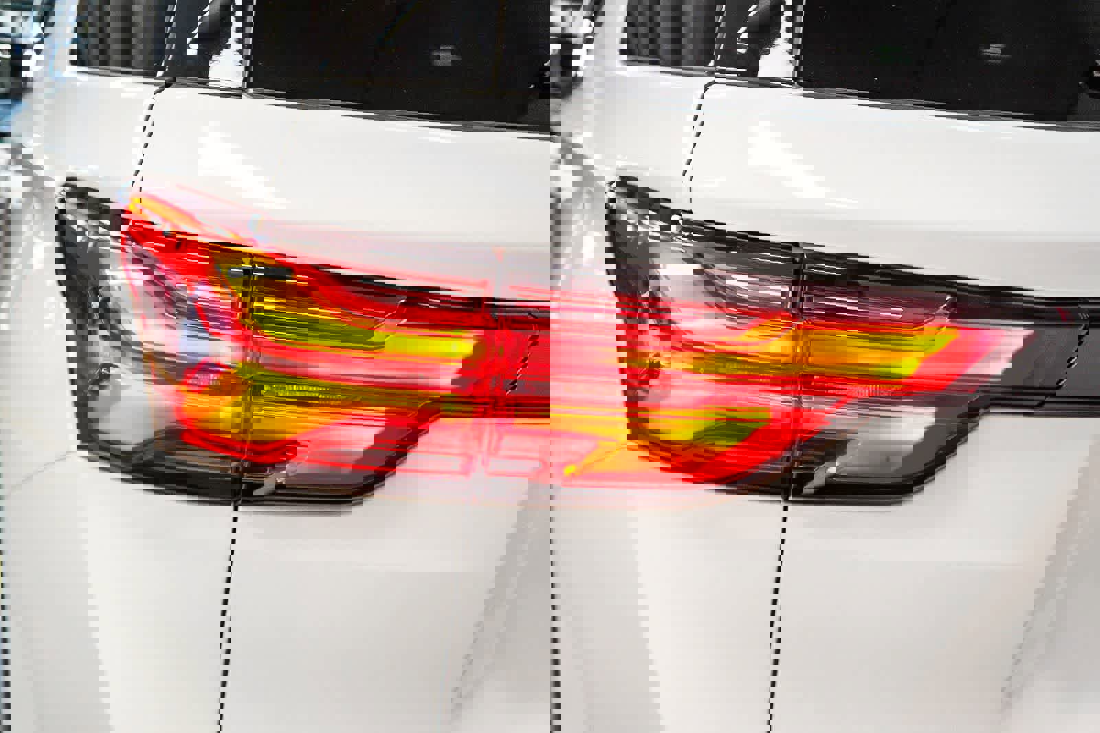 Used 2023 Chevrolet Traverse LT image 9