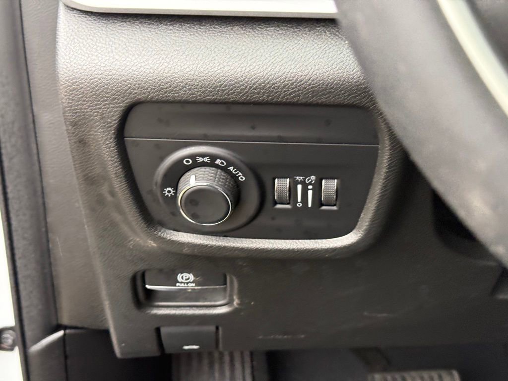 Used 2023 Jeep Grand Cherokee L Laredo image 18