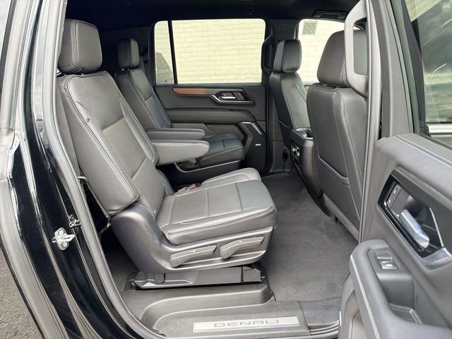 Used 2025 GMC Yukon XL Denali AWD/4WD image 26
